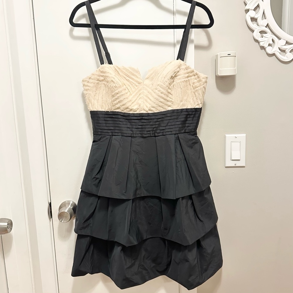 BCBG Maxazria Black & Beige Formal Party Tiered Bubble Mini Dress 8 NEW cute fun
